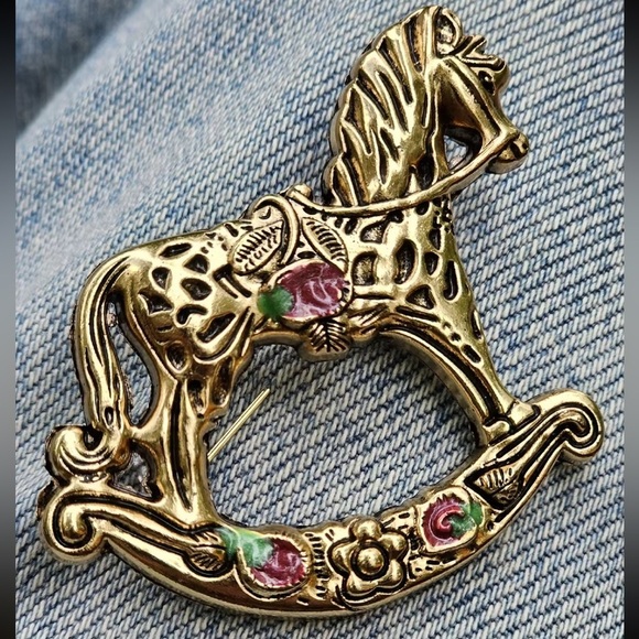 Vintage Rocking Horse Pegasus Brooch - Picture 5 of 12